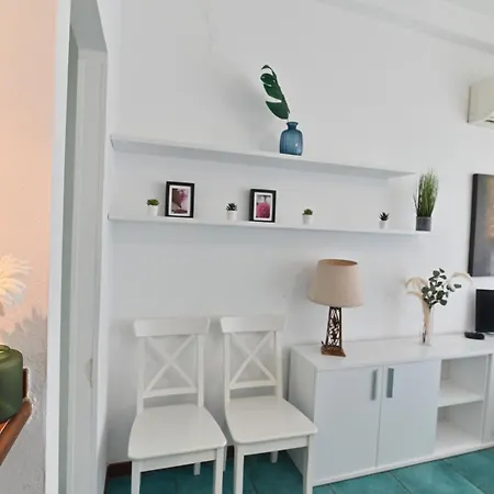 Izzhome Terrace Apartment *