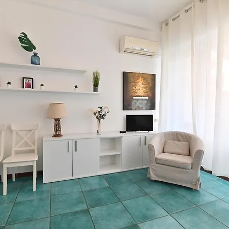 Izzhome Terrace Apartment *