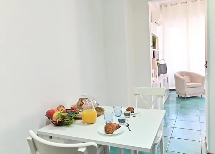 Izzhome Terrace * カリアリ