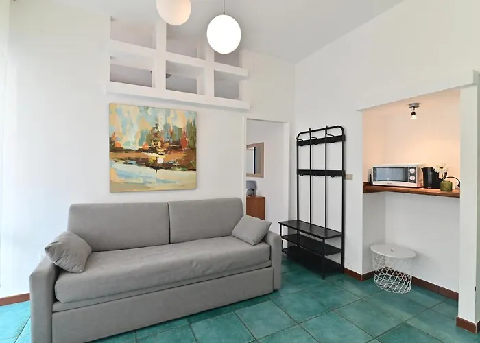 Izzhome Terrace * カリアリ